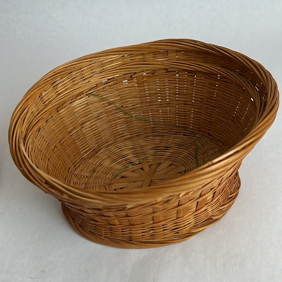 Vintage Rabbit Wicker Basket - Picture 6 of 10